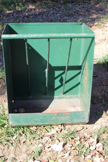 Small Wall / Fence Feeder