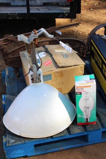 Ceramic Coat Pole Mount Light