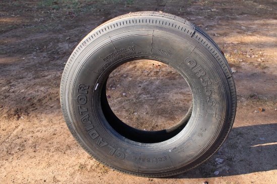 11R 225 Gladiator Truck / Trailer Tire