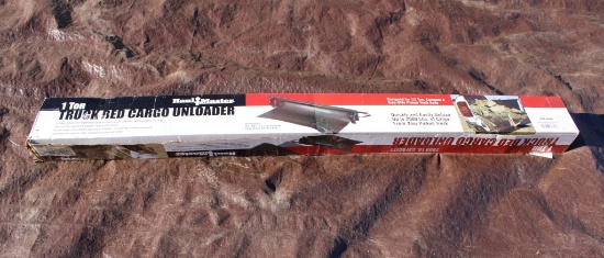 2000 LB Cargo Unloader