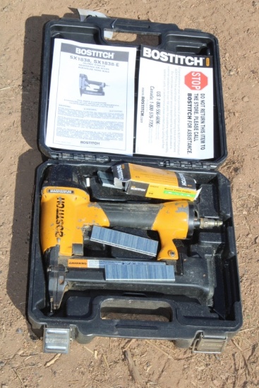 Bostitch Air Stapler Set with Case