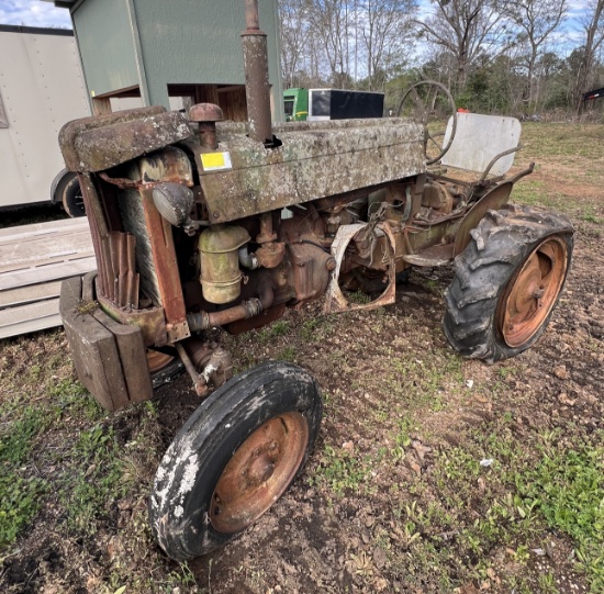 Antique Tractor- does not run