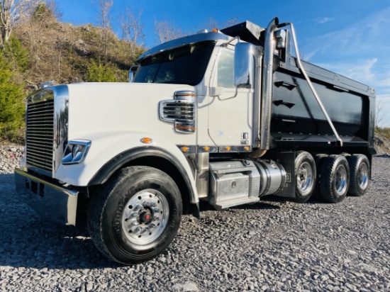 2017 FREIGHTLINER SD122 Tri-Axle Dump Truck