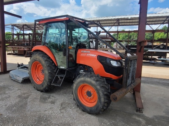 2018 Kubota M7060D Farm Tractor