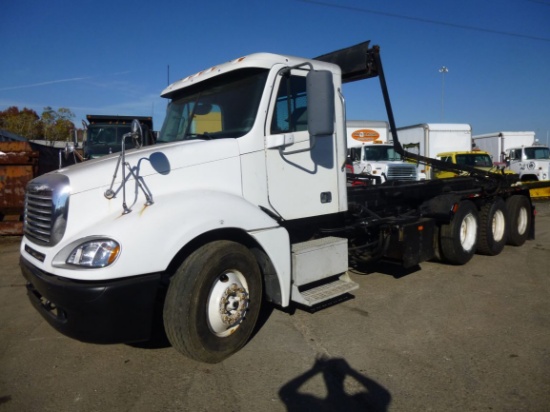 2007 FREIGHTLINER Columbia FCL12042 Tri-Axle Roll Off Truck