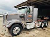2017 FREIGHTLINER 122SD T/A Truck Tractor