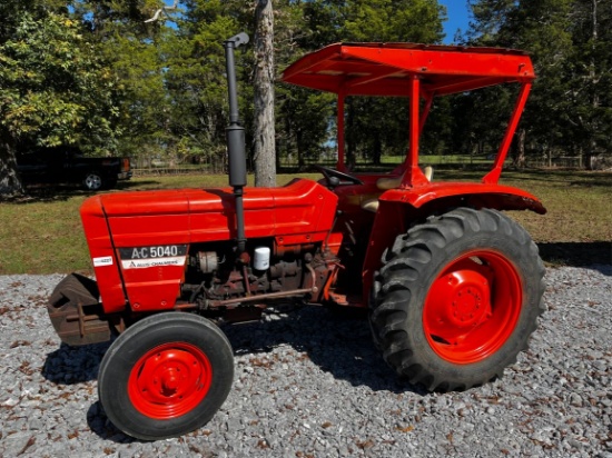 ALLIS-CHALMERS AC5040 Farm Tractor