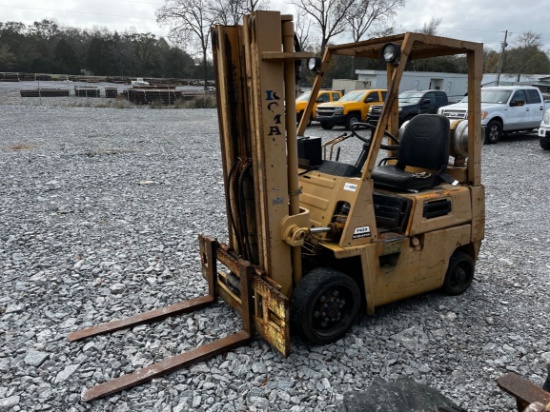 KOMATSU FH25S-3 Propane Fueled Forklift