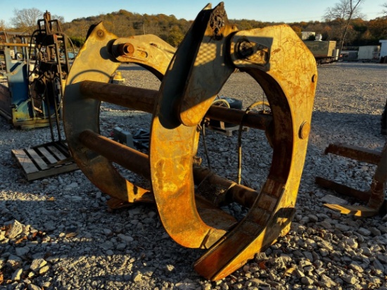 VOLVO Wheel Loader / Hydraulic Log Grapple Attachment
