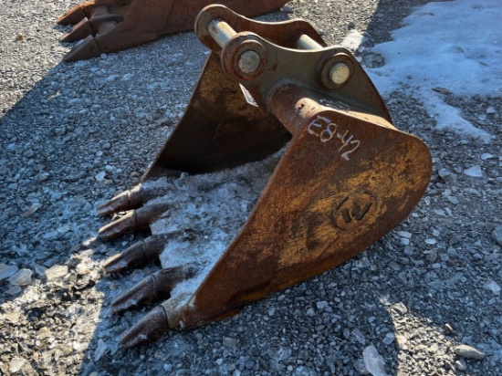 24” WACKER- NEUSON Excavator Bucket w/ Teeth