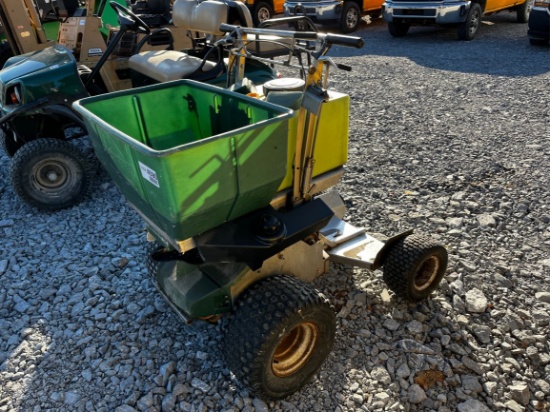 2007  PERMAGREEN  Triumph   Ride-On Spreader/ Sprayer
