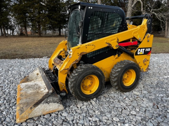 2022  CAT  242D  Skid Steer