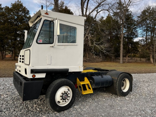 2011  CAPACITY   TJ5000  S/A  Yard Spotter