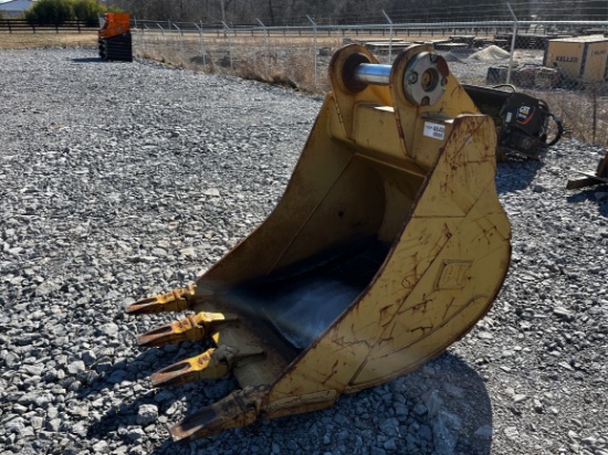 2006  CAT  32”  Excavator Bucket w/ Teeth