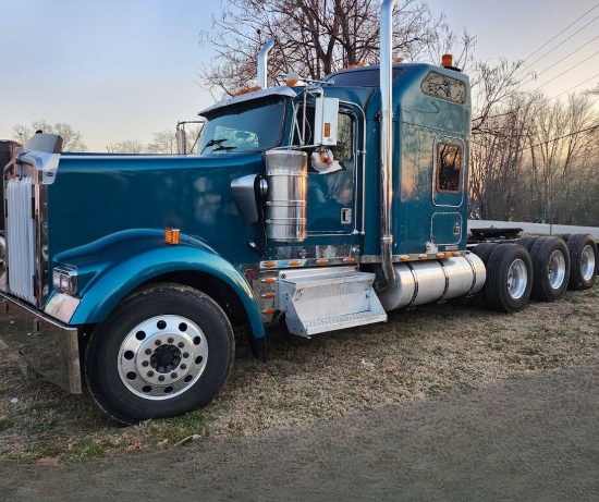 2001  KENWORTH  W900  Tri-Axle  Truck Tractor