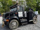 1995  INTERNATIONAL  8100  S/A  Mobile Home Toter Truck