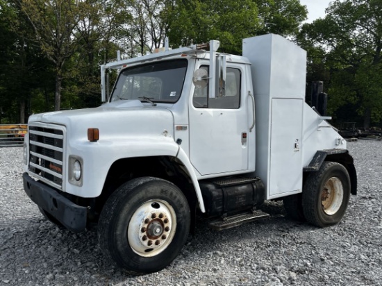1989  NAVISTAR  S1900  S/A  Mobile Home Toter Truck