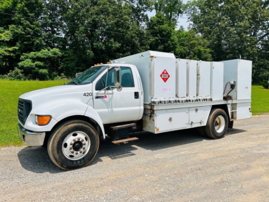 2000  FORD  F-750  S/A  Fuel & Lube Truck