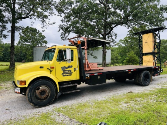 1999  INTERNATIONAL  4700 Traffic Attenuator  S/A  Flatbed Truck