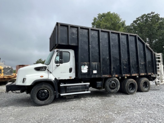 2014  FREIGHTLINER  114SD  Tri-Axle  Grapple Truck