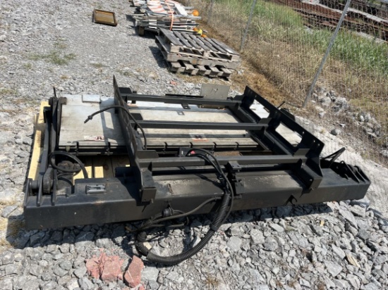 MAXON Semi- Trailer Lift Gate