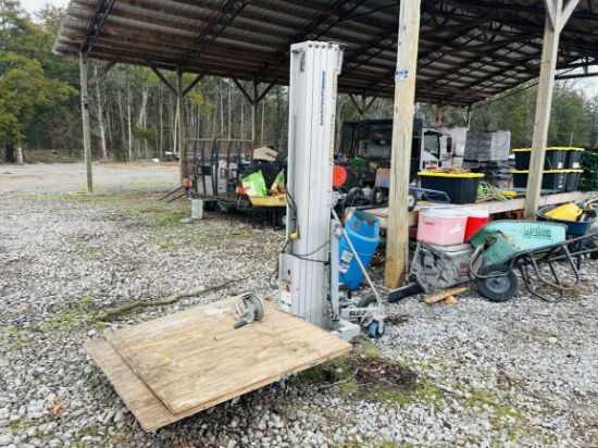 Genie SLC-24 Superlift Contractor Lift