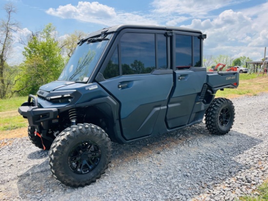 2026  CAN-AM Defender  Limited HD11  Triple