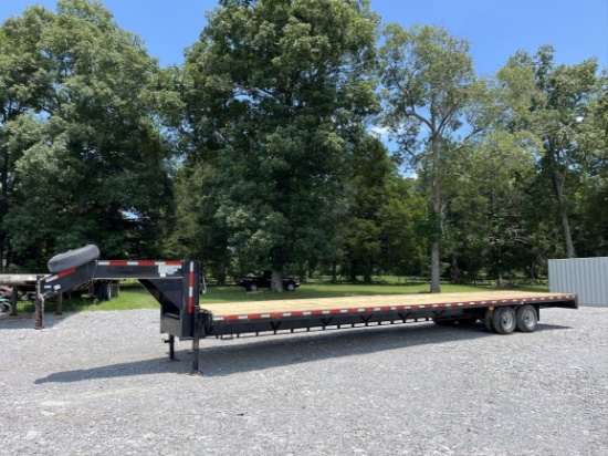 2018 TEXAS PRIDE 40' Dual T/A Flatbed Gooseneck Trailer