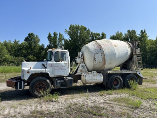 1998 MACK DM690S Rear Discharge Mixer T/A Concrete Mixer Truck