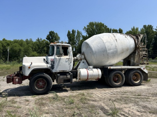 1992 Mack DM600GK Rear Discharge T/A Concrete Mixer Truck