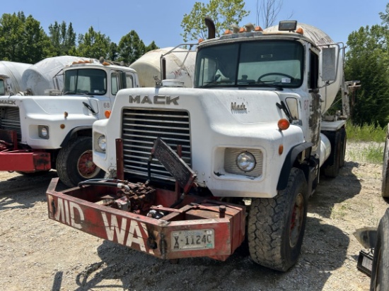 1992 Mack DM600GK Rear Discharge T/A Concrete Mixer Truck