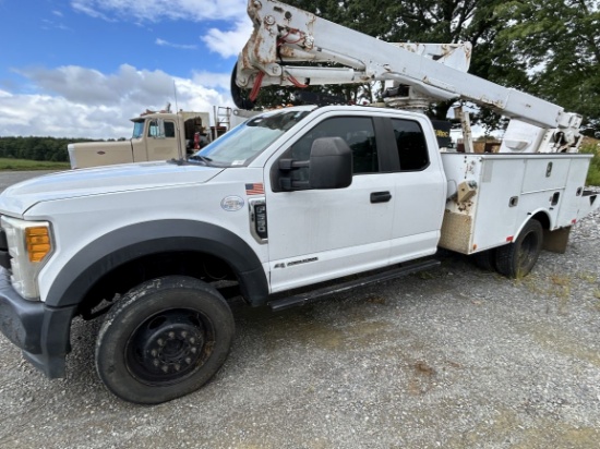 2017 Ford F550 Bucket Truck