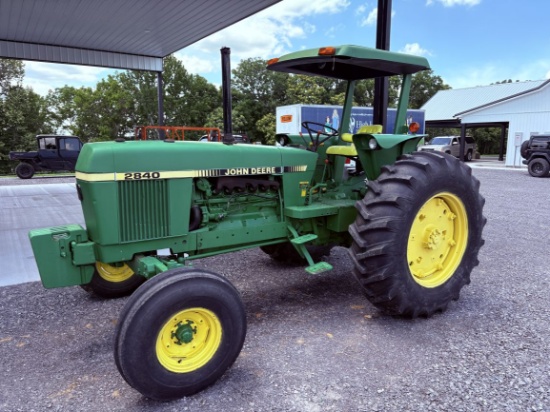 John Deere 2840 Farm Tractor