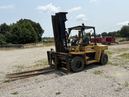 (INOP) CAT DP70 Forklift