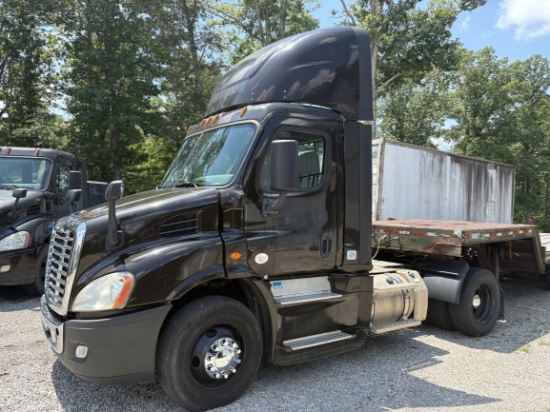 2016 FREIGHTLINER Cascadia113 S/A Truck Tractor