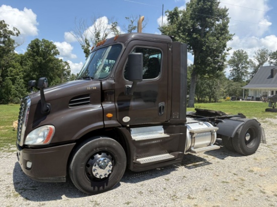 2017 FREIGHTLINER Cascadia 113 S/A Truck Tractor