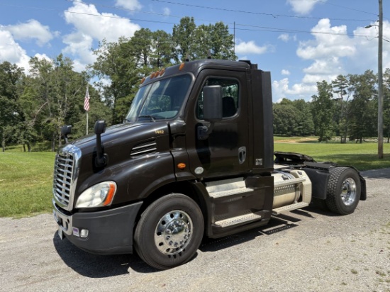 2015 FREIGHTLINER Cascadia 113 S/A Truck Tractor