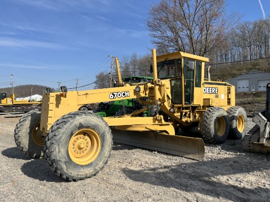 Deere 670CH Grader