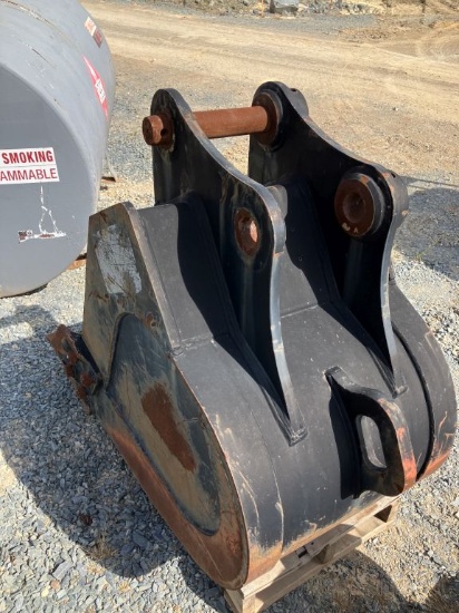 Fleco 30" 13.5-15.5T Excavator Bucket