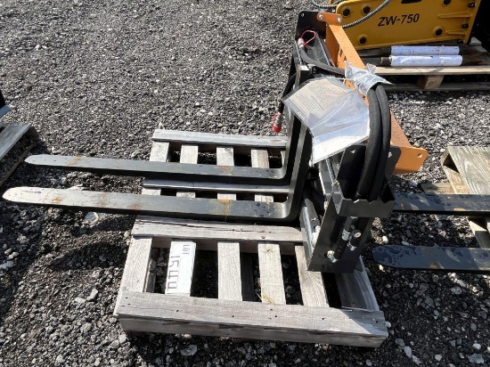 Skid Steer Hydraulic Adjustable Pallet Forks