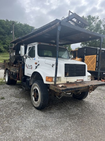 1990 International 4800 Swab Rig