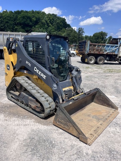 John Deere 317G Skid Steer