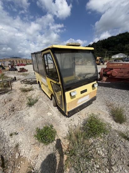 Cushman Titan Yard Transport, VIN 2587517, 4 Battg