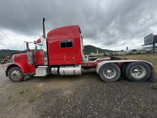 2013 Peterbilt High Top Sleeper