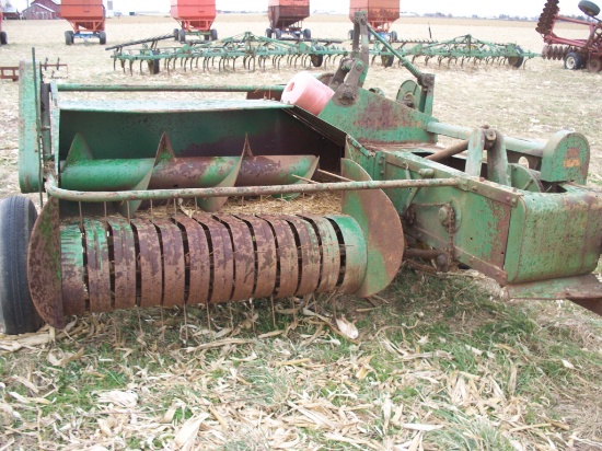 John Deere 14-T baler