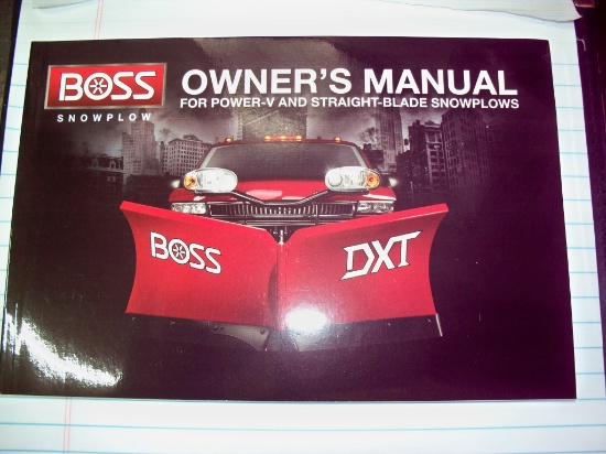 Boss DXT Smart Shield 10’ V-snowplow w/attached lights. (no controller)