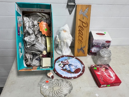 Asst. Christmas decor