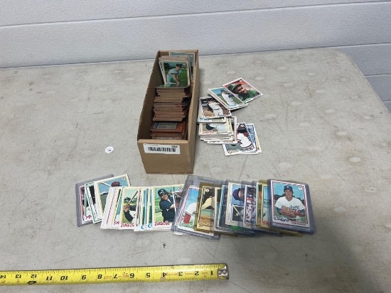 1978 Topps Baseball cards w/ stars looks like couple hundred cards