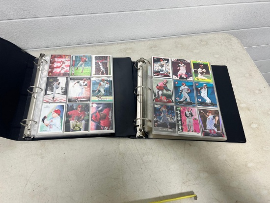 Reds baseball cards 2 notebooks full w/ stars