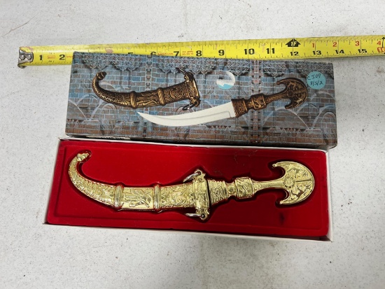 Fantasy dagger w/ box